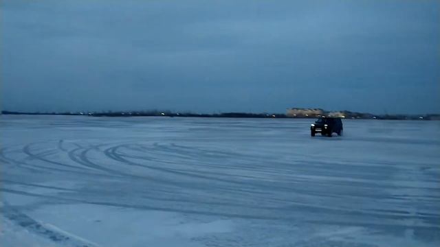 Зимний дрифт Нива на 19 колёсах смотреть онлайн