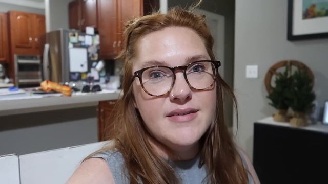 How To Eat Cheap On Your Vacation, Movie Disappointment & Chatrooms In The 90's! | Home Vlog смотреть онлайн
