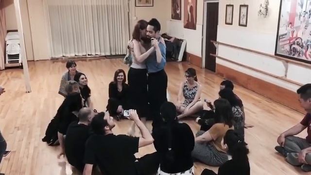 Tango M203: Dancing in small spaces смотреть онлайн