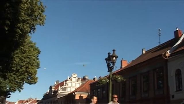 Accordion and sax in Kaunas Old Town смотреть онлайн
