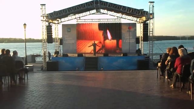 Сергей Никоненко читает из "Василия Тёркина" на дне города. Самара 2015 смотреть онлайн