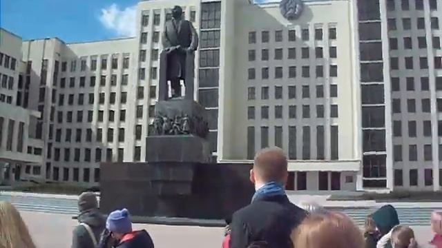 Красный костёл, дом Правительства и памятник Ленина на гл. пощади Минска смотреть онлайн