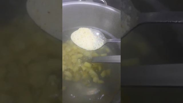 Сырный суп дома.