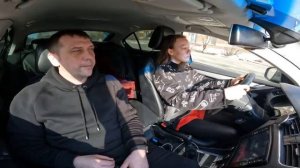 Ласковый инструктор по вождению