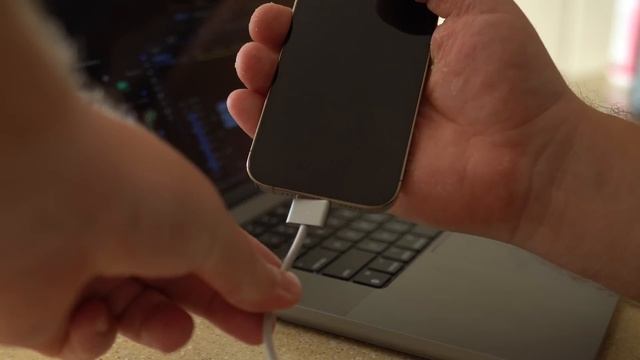 Что важно в новом MacBook Pro смотреть онлайн