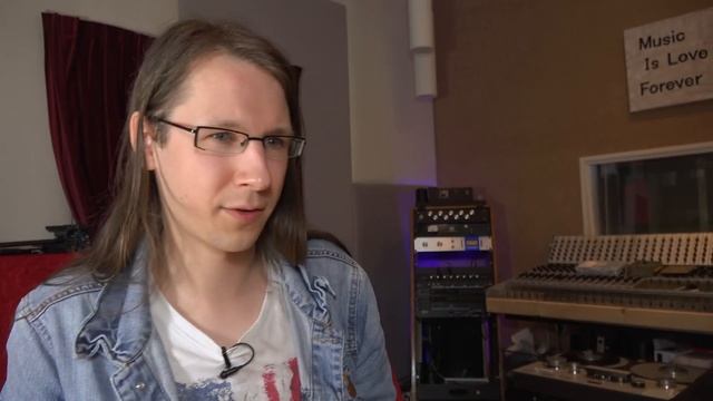 I'M TRYING TO STAY POSITIVE... - Acustica Audio Taupe смотреть онлайн
