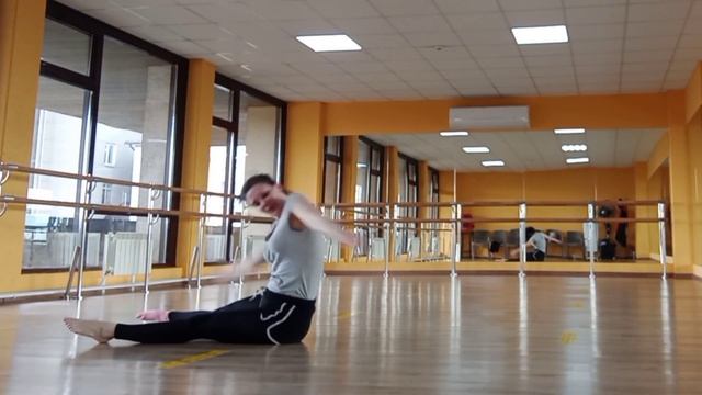 Варианты стоек на плече. #танцы #тренировка #хореография #contemporary #contemporarydance