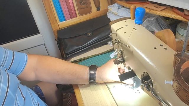 Ручная обрезка нити,быстрая заправка верхней нитки. смотреть онлайн