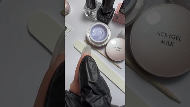 Наращивание одной каплей с помощью Акригель Milk. Мастер-класс с Юлией Донченко смотреть онлайн
