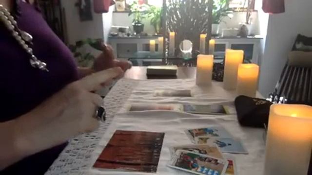 GEMINI June 2018 KEEP YOUR CARDS CLOSE TO YOUR VEST by Christelle Martinette смотреть онлайн