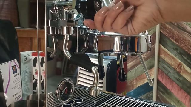 CARIMALI CM 280 Espresso machine & CG 150 Coffee grinder Review смотреть онлайн