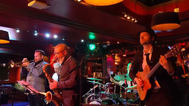WILD CARD at Upstairs at Ronnies December 2021 смотреть онлайн