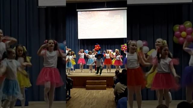 Выступление во 2 школе г. Ивантеевки. Спектакль "Незнайка и его друзья" смотреть онлайн