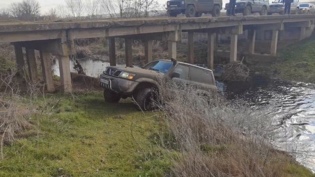 DIff lock OFF vs Diff Lock ON Off road with BAD tires Nissan Patrol Y61 GR TD 6 SE 2 8 смотреть онлайн