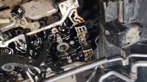 Замена маслосъемных колпачков nissan.