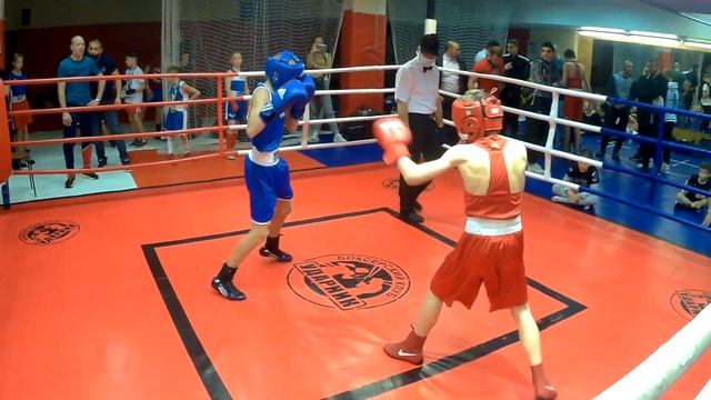 Бокс 12 лет. 3 года занятий смотреть онлайн