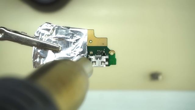 Трудности ремонта Nokia 5 (TA-1053). Разборка и замена разъёма micro usb. Профи. смотреть онлайн