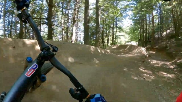 FIRST LOOK AT HIGHLAND BIKE PARK #highlandbikepark #goprohero9 #bikepark смотреть онлайн