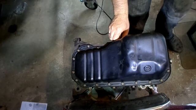91 Устанавливаем поддон двигателя Джили МК копия двгателя TOYOT A4 FE смотреть онлайн
