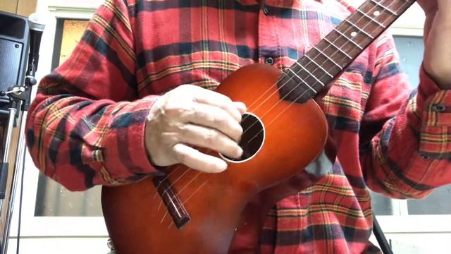 The Christmas Song 1940's Regal concert ukulele смотреть онлайн