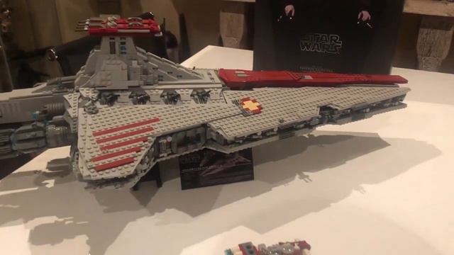 LEGO UCS Venator-class Star Destroyer MOC Vs LEGO Star Wars Venator 8039!