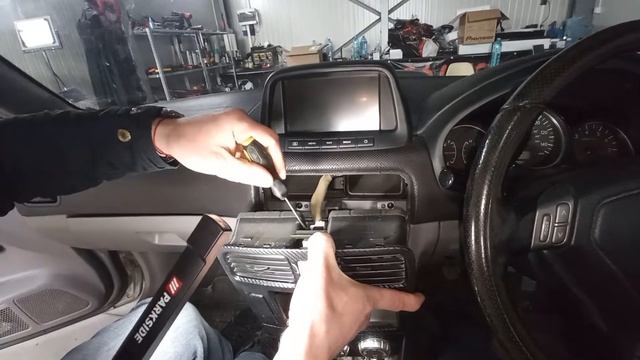 How To Remove Radio / Navi Removal Subaru Forester II 2002 - 2008 смотреть онлайн