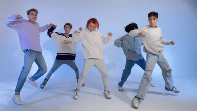 BLACK JACK - ÖZINE QARAİ [DANCE PRACTICE] смотреть онлайн