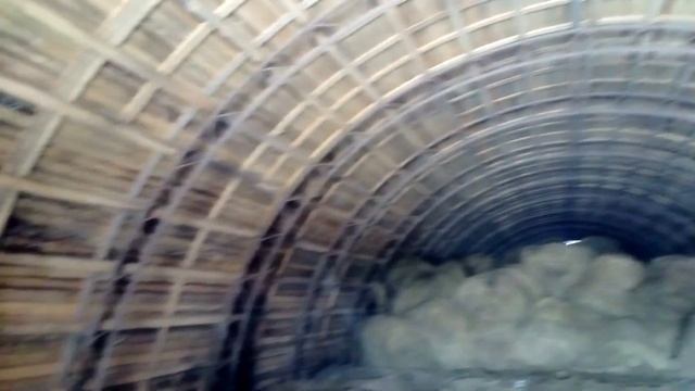 Вывоз сена зимой из ангара, март 2018г смотреть онлайн