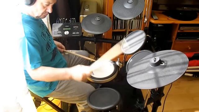 Yamaha DTX 522K Autumn leaves with my jazz kit смотреть онлайн