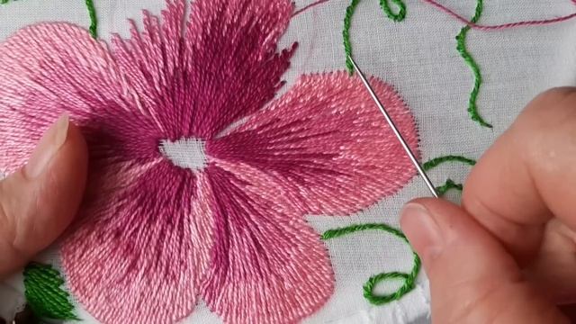 Вышивка гладью для начинающих. Первые шаги. Урок 3. Stitch embroidery for beginners. Lesson 3 смотреть онлайн