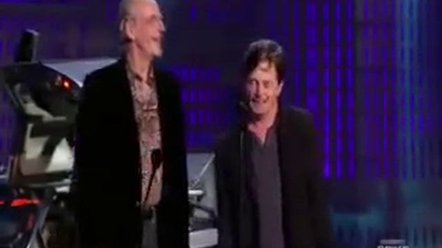 Майкл Джей Фокс и Кристофер Ллойд 20 лет спустя. Назад в будущее. смотреть онлайн