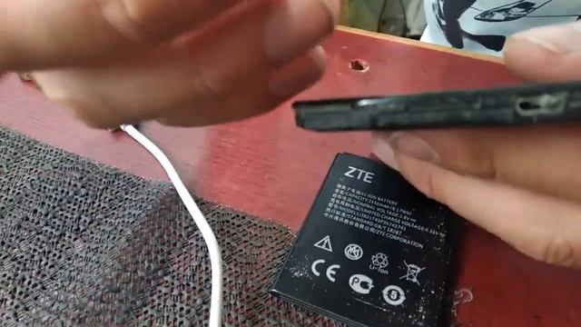 ПРОСТОЙ РЕМОНТ ГНЕЗДА ЗАРЯДКИ ZTE L5 PLUS не заряжается ОБОШЛОСЬ ЛЕГКИМ Испугом смотреть онлайн