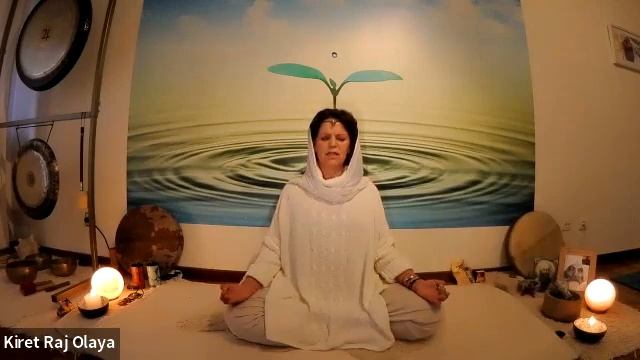 Meditación De Kundalini Yoga Con El Triple Mantra (Kiret Raj K)