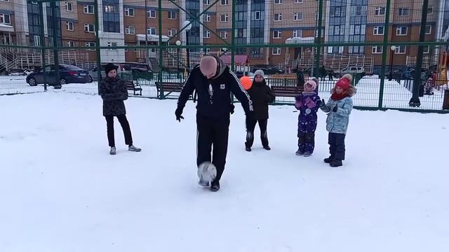 ⚽ Друзья сегодня первая тренировка после болезни СOVUD-19 ⚽Чеканка мяча 100 раз. смотреть онлайн
