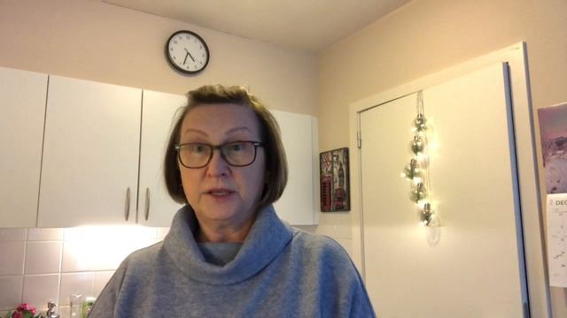 Отпуск закончился?подарочки от дочери?подарок сослуживице?нашла гольфы? смотреть онлайн