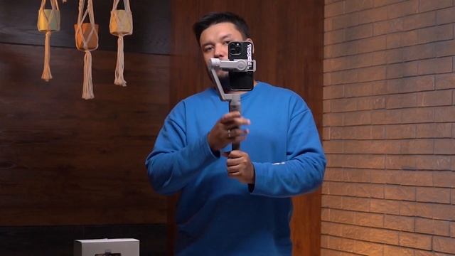 ENG BYUDJET STABILIZATOR - Zhiyun Smooth Q3 смотреть онлайн