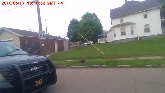 GRAPHIC VIDEO: Man refuses to leave car, police K-9 helps смотреть онлайн