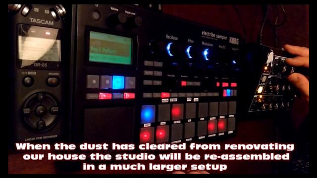 Video Moog Minitaur vs Korg Electribe "something different" live house jam смотреть онлайн