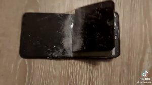 я больше не буду играть в бравл старс. Я сломал телефон (ориг)