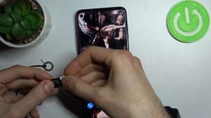 Как вставить SIM и CD карту в Motorola Moto G100 / Открыть слот под SIM карту на Motorola Moto G100