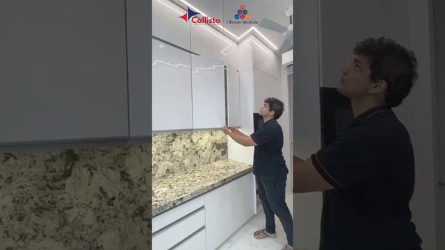 OBERON Kitchen & Walk In Wardrobe at World View Lodha, Lower Parel Mumbai смотреть онлайн