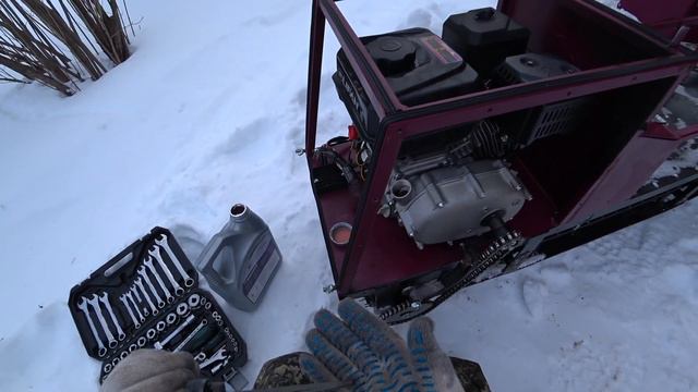 Замена масла в мотобуксировщике самостоятельно. Первое ТО смотреть онлайн