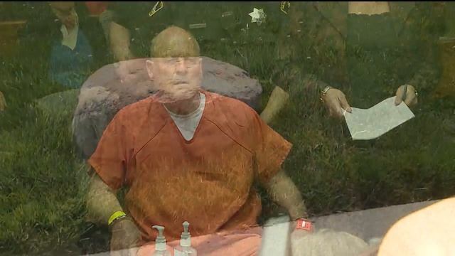 Neighbors React to Joseph DeAngelo Arrest: Golden State Killer / East Area Rapist Case смотреть онлайн