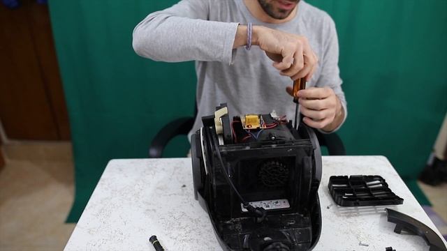 Elektrikli Süpürge Makinesi Sökümü - Tamiri , Filtre Temizliği смотреть онлайн