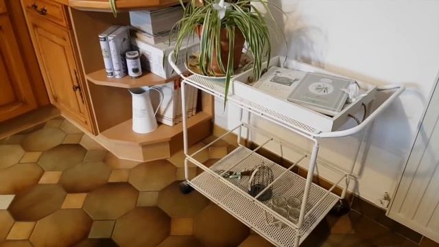 Кухня Француженки. Room Tour. Как живут пенсионеры во Франции. смотреть онлайн