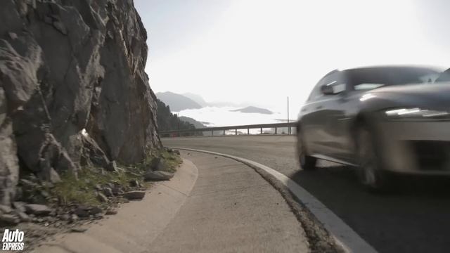 New Jaguar XF review: can it beat the 5 Series, E-Class and A6? смотреть онлайн