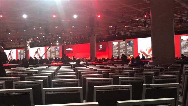 Oracle Open World 2018 - Day 2 смотреть онлайн