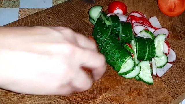 Салат за 5 минут. Готовлю неделю и не надоедает. Очень вкусно