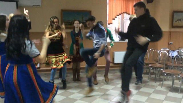 Профильная лингвистическая смена : "Много языков, один мир!" Школа гидов "Area 46" смотреть онлайн