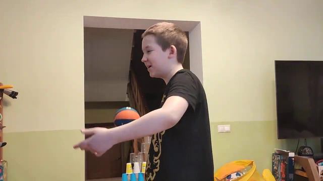 Новая рубрика: Вау! Но зачем? # сбиваем стаканчики чек смотреть онлайн